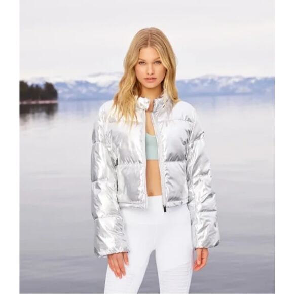 Alo Yoga Jacket Womens XS Introspecitve Quilted Silver Metallic Puffer Hooded - Picture 1 of 15